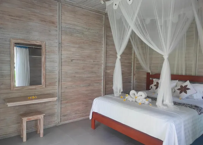 Vista Huts Nusa Lembongan